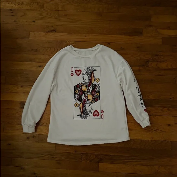 Women’s Lightweight Queen of Hearts Graphic Sweatshirt From Amazon - Picture 5 of 11